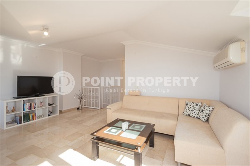 Penthouse for a large family with gorgeous views of the sea and mountains-id-8175-photo-7