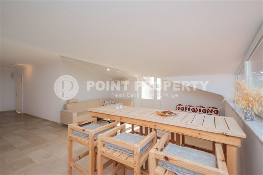 Penthouse for a large family with gorgeous views of the sea and mountains-id-8175-photo-9