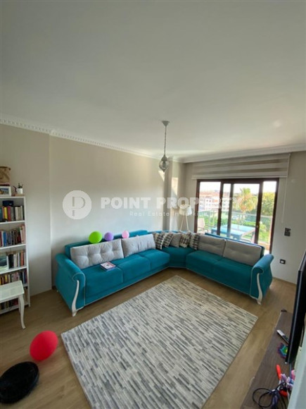 Furnished four-room apartment, 165m², in a new comfortable complex in Oba, Alanya-id-1639-photo-15