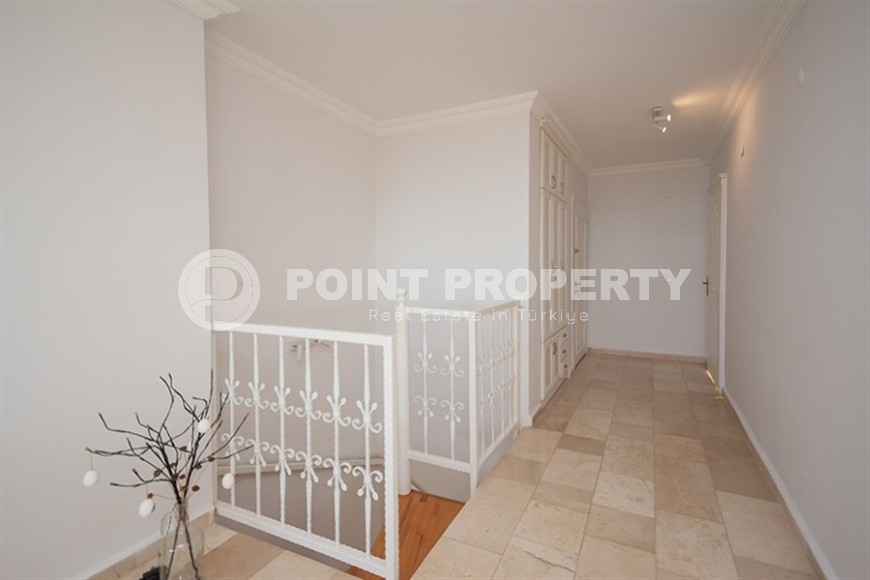 Penthouse for a large family with gorgeous views of the sea and mountains-id-8175-photo-15