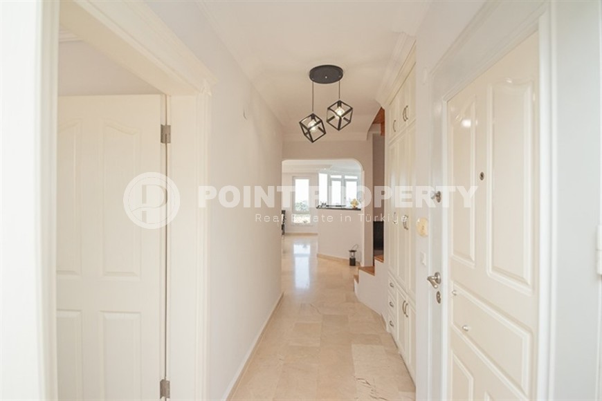 Penthouse for a large family with gorgeous views of the sea and mountains-id-8175-photo-17