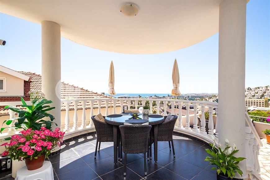 Роскошная квартира 2+1 с собственным садом и видом на море в Конаклы-id-8177-фото-16