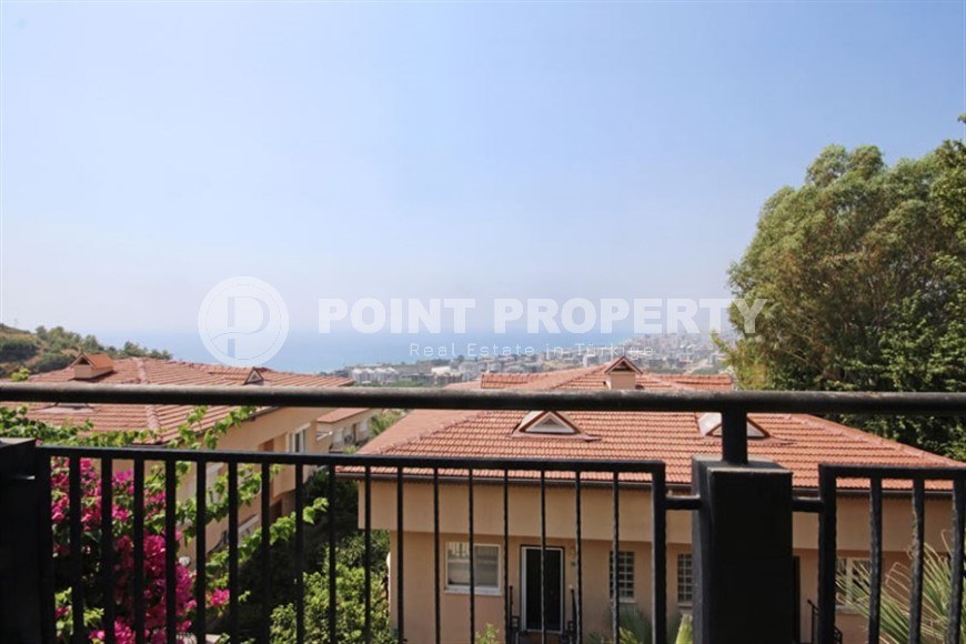 Luxury apartment with private access to the garden and sea views in the picturesque area of Alanya - Kargicak-id-8178-photo-17