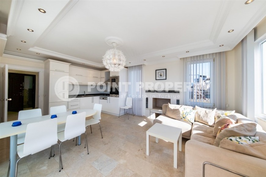 Luxurious garden duplex overlooking the Mediterranean Sea.-id-8181-photo-3