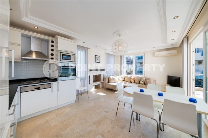 Luxurious garden duplex overlooking the Mediterranean Sea.-id-8181-photo-4