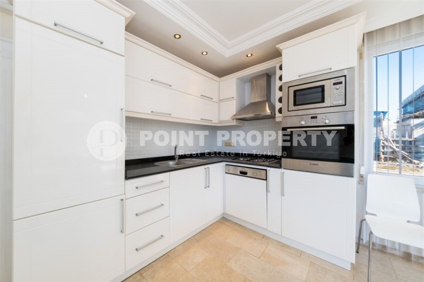 Luxurious garden duplex overlooking the Mediterranean Sea.-id-8181-photo-5