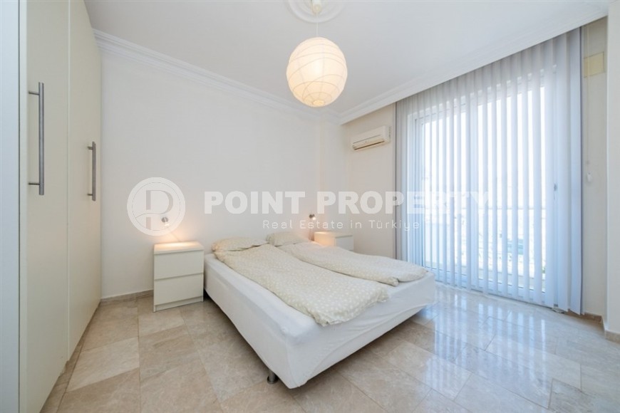 Luxurious garden duplex overlooking the Mediterranean Sea.-id-8181-photo-7