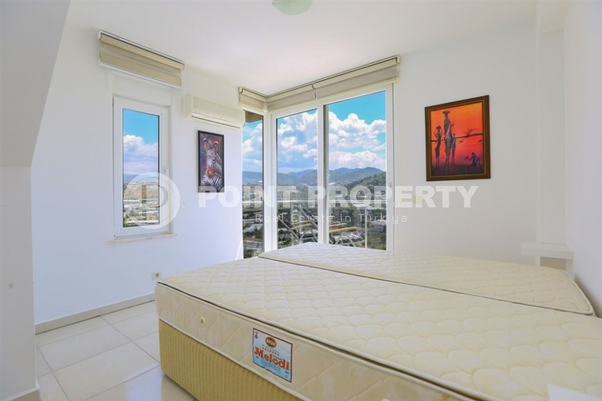 Двухуровневые апартаменты с видом на море и горы.-id-8191-фото-5