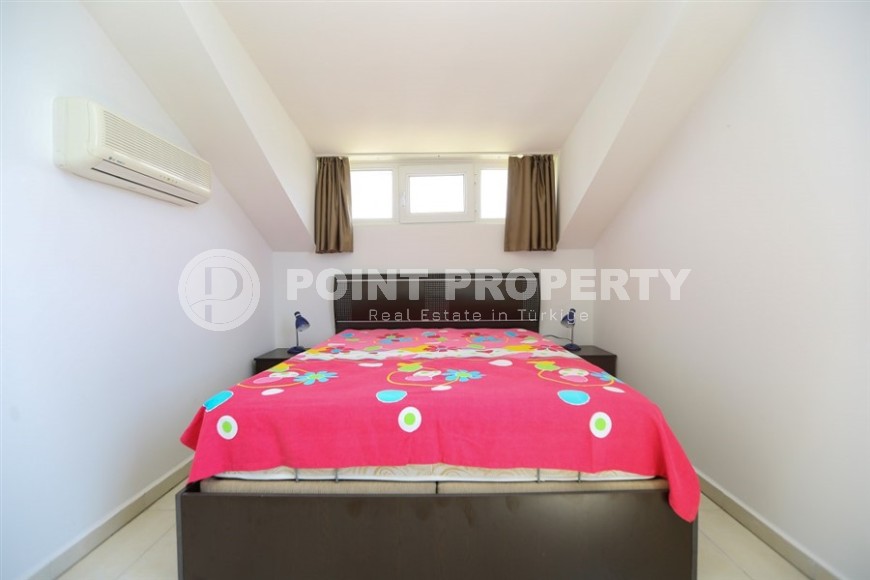 Двухуровневые апартаменты с видом на море и горы.-id-8191-фото-8