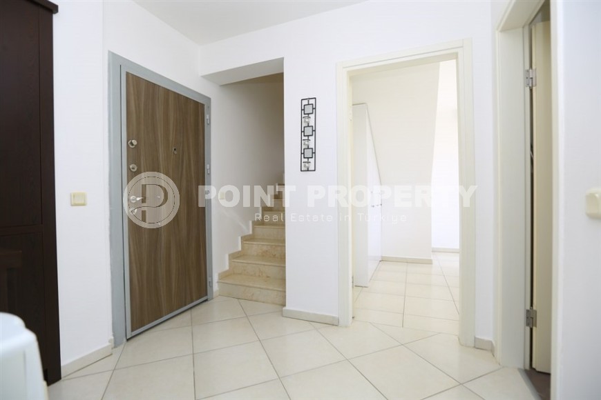 Двухуровневые апартаменты с видом на море и горы.-id-8191-фото-10