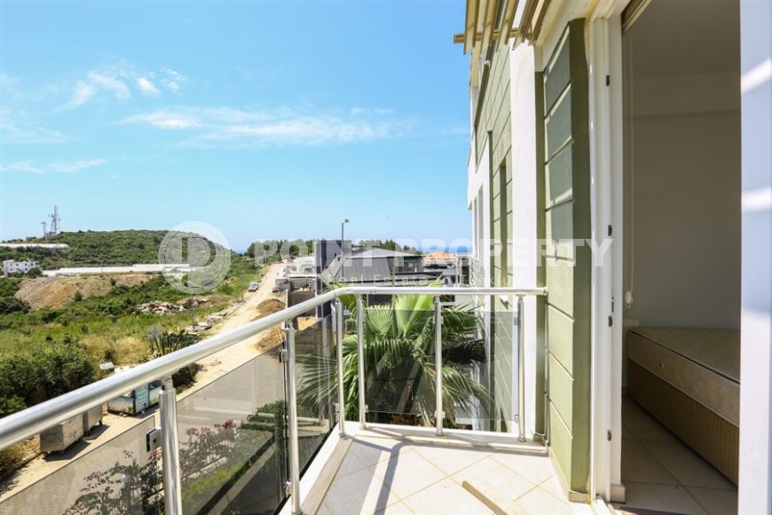 Двухуровневые апартаменты с видом на море и горы.-id-8191-фото-19