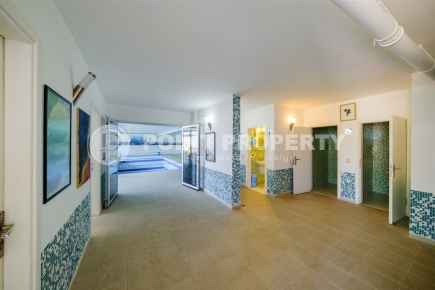 Двухуровневые апартаменты с видом на море и горы.-id-8191-фото-23