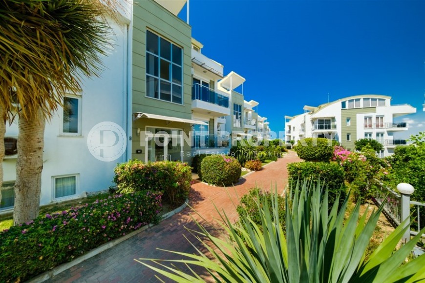 Двухуровневые апартаменты с видом на море и горы.-id-8191-фото-30