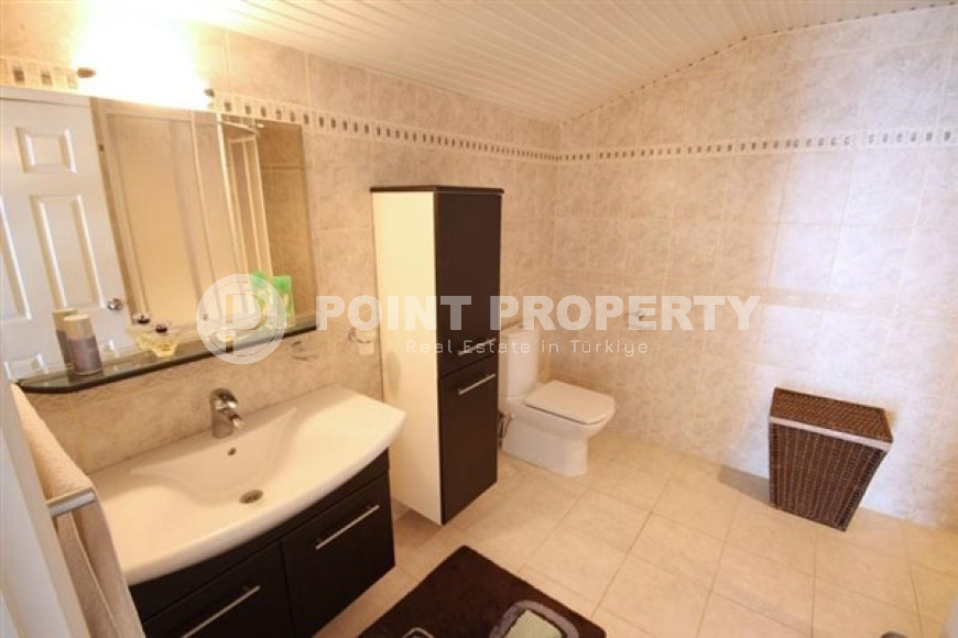 Пентхаус с тремя спальнями, 230м², с видом на Аланийскую крепость в центре района Тосмур, Алания-id-1640-фото-28