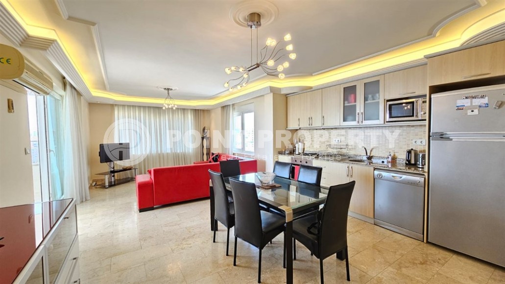 Пентхаус с шикарным видом на море и горы в центре Махмутлара-id-8195-фото-3