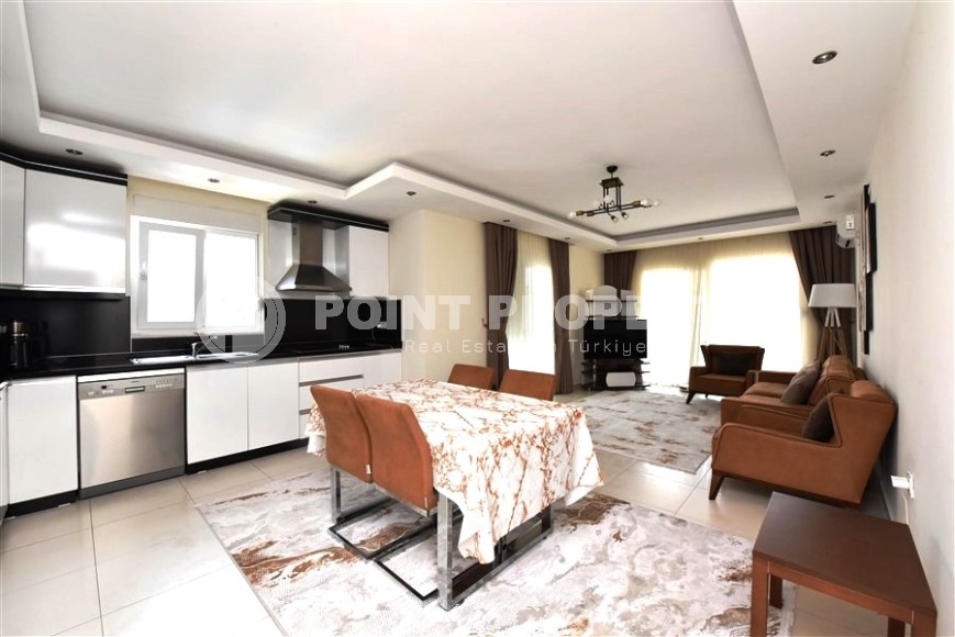 Трехкомнатная квартира в добротном доме в Махмутларе-id-8196-фото-4