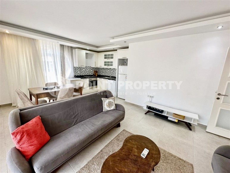 Large bright apartment in a complex with a swimming pool-id-8208-photo-2