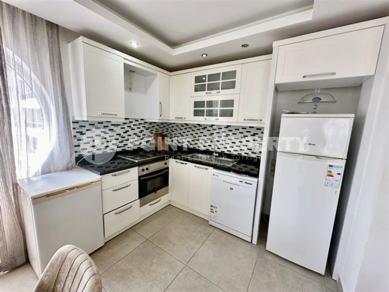 Large bright apartment in a complex with a swimming pool-id-8208-photo-4