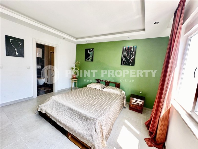 Large bright apartment in a complex with a swimming pool-id-8208-photo-7