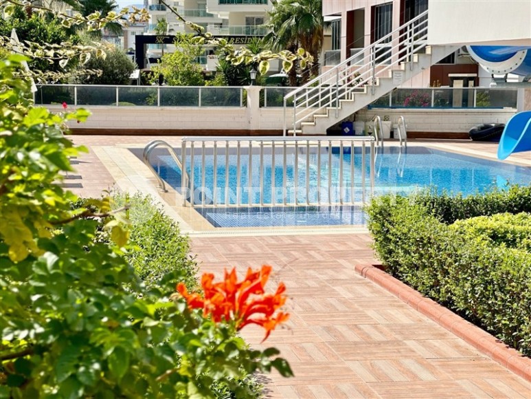 Large bright apartment in a complex with a swimming pool-id-8208-photo-18