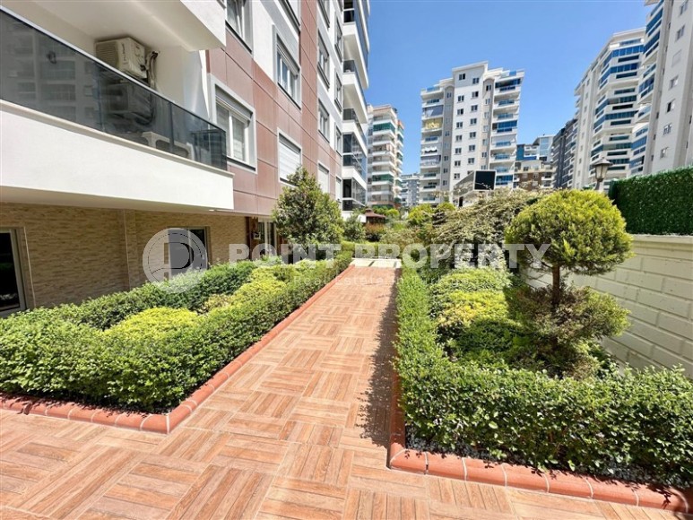 Large bright apartment in a complex with a swimming pool-id-8208-photo-19