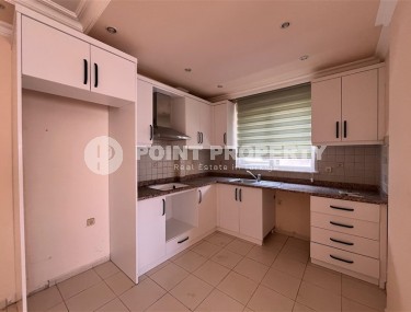 Apartment in a building with a swimming pool and parking-id-8213-photo-2