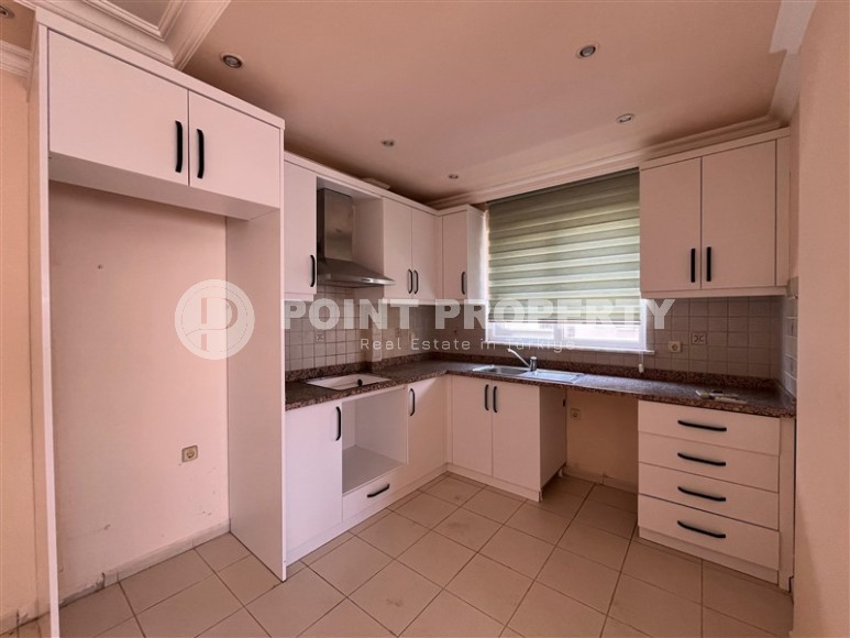 Apartment in a building with a swimming pool and parking-id-8213-photo-2