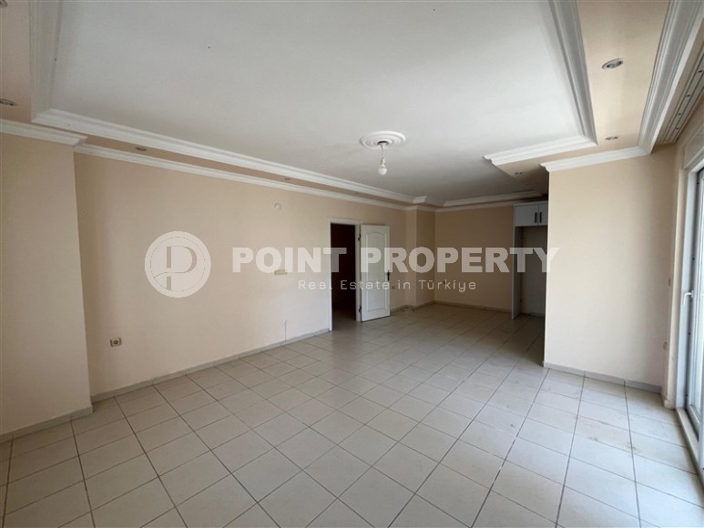 Apartment in a building with a swimming pool and parking-id-8213-photo-7