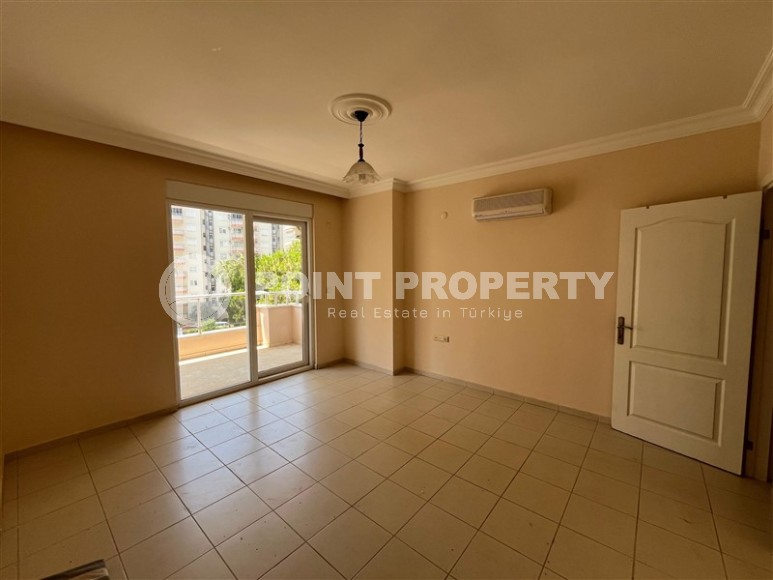 Apartment in a building with a swimming pool and parking-id-8213-photo-8