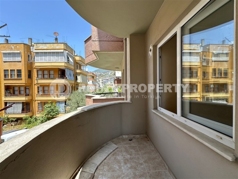 Wonderful inexpensive apartment of 130 sq.m in the center of Alanya!-id-8223-photo-9