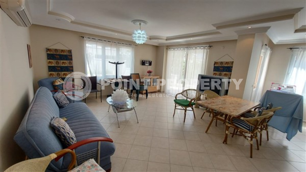 Просторная трёхкомнатная квартира 110 м2 в центре Алании-id-1644-фото-2