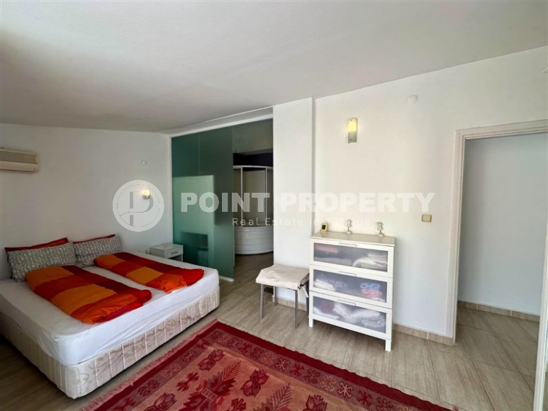 Spacious duplex with a terrace in the very center of Alanya!-id-8236-photo-9