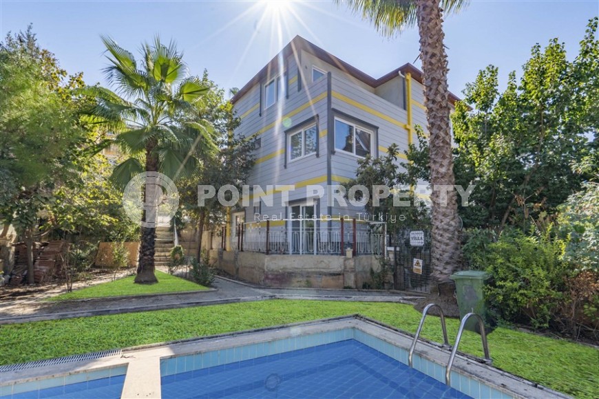 Private house with 5 apartments, 7+5, 440m², in the Kestel area, Alanya, 250m from the sea-id-2202-photo-25