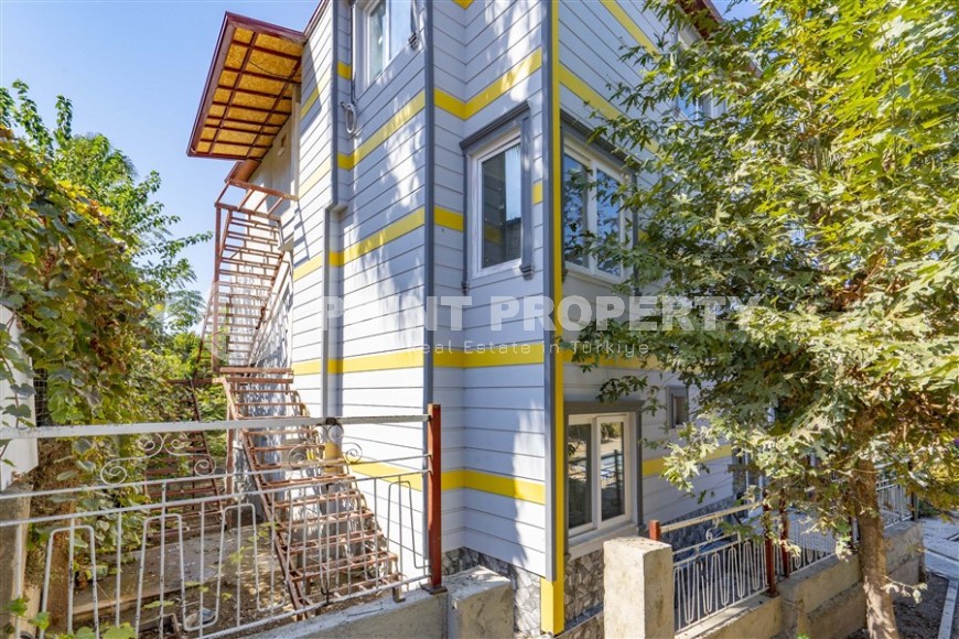 Private house with 5 apartments, 7+5, 440m², in the Kestel area, Alanya, 250m from the sea-id-2202-photo-26