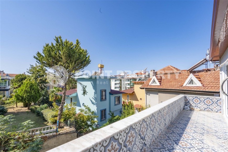 Private house with 5 apartments, 7+5, 440m², in the Kestel area, Alanya, 250m from the sea-id-2202-photo-30