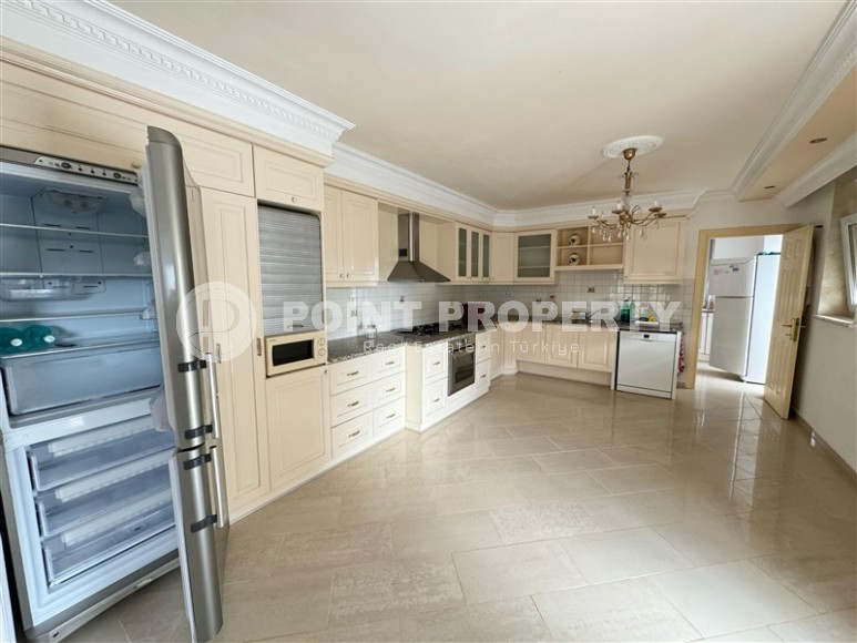 Luxurious three-storey villa in the picturesque Oba - Karakojali area-id-8258-photo-3