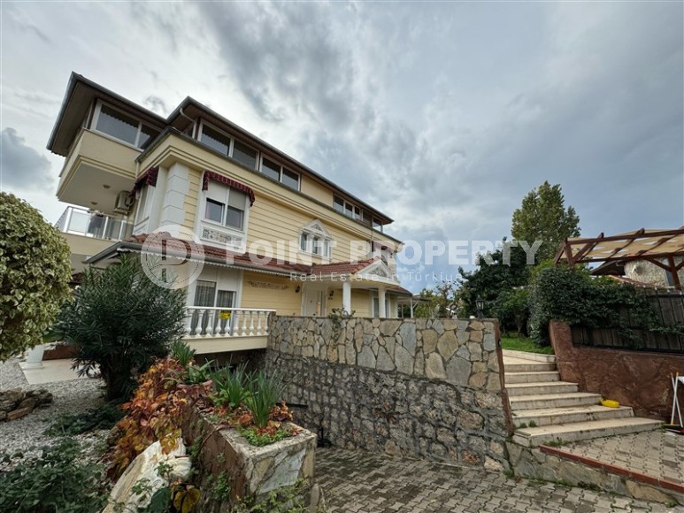 Luxurious three-storey villa in the picturesque Oba - Karakojali area-id-8258-photo-27