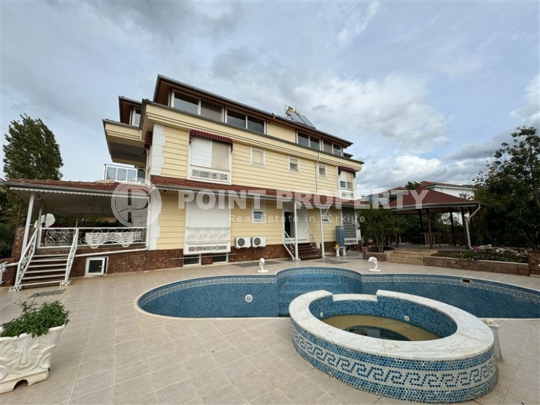Luxurious three-storey villa in the picturesque Oba - Karakojali area-id-8258-photo-28