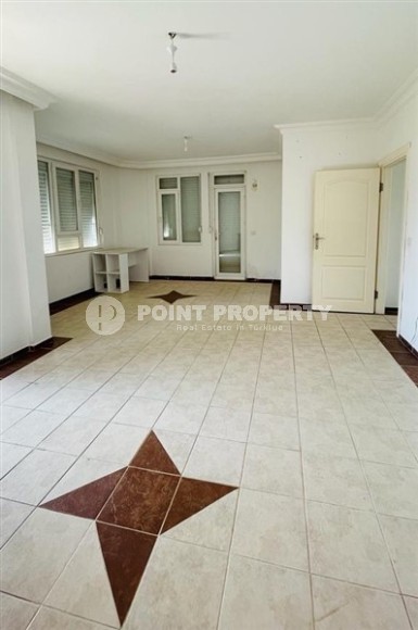 Великолепная триплекс-вилла с террасой в Кестеле-id-8268-фото-2