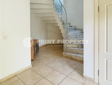 Великолепная триплекс-вилла с террасой в Кестеле-id-8268-фото-4