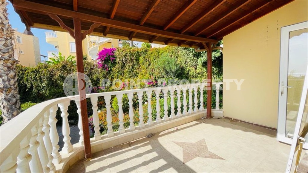 Великолепная триплекс-вилла с террасой в Кестеле-id-8268-фото-16