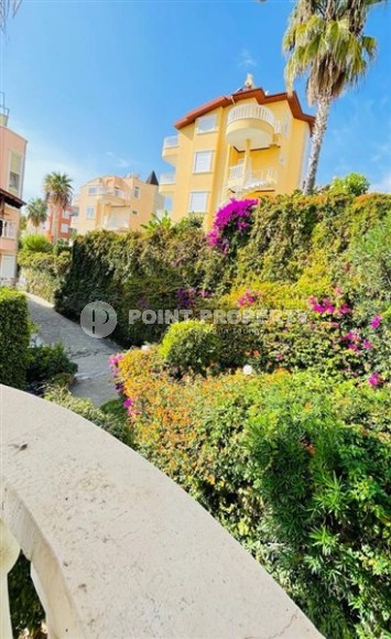 Великолепная триплекс-вилла с террасой в Кестеле-id-8268-фото-17