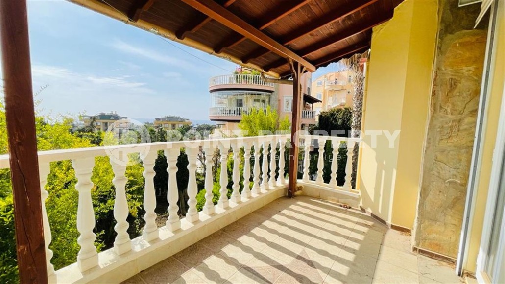 Великолепная триплекс-вилла с террасой в Кестеле-id-8268-фото-18