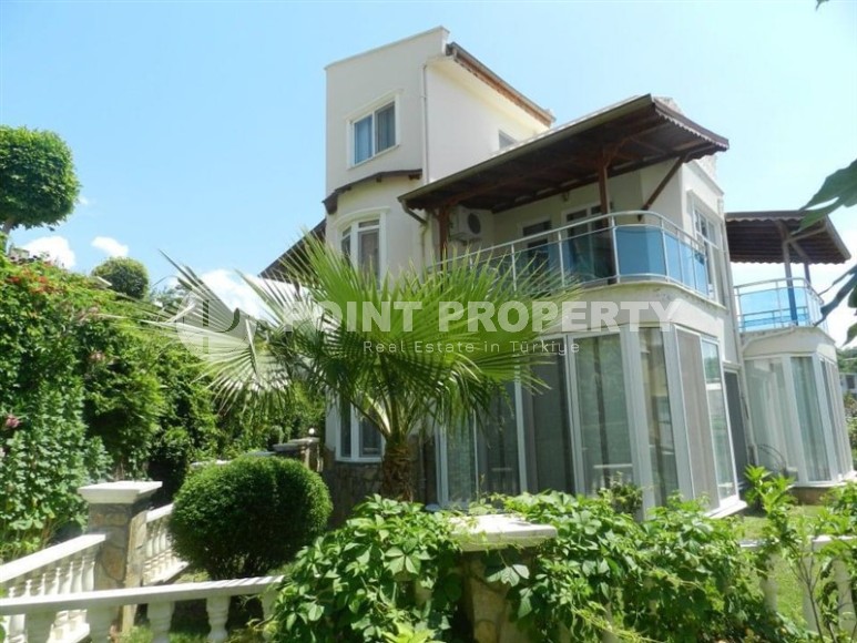 Великолепная триплекс-вилла с террасой в Кестеле-id-8268-фото-22