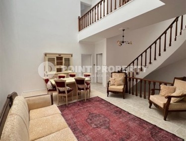 Трехэтажная вилла-близнец с великолепным садом в Кестеле!-id-8270-фото-2