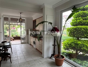 Трехэтажная вилла-близнец с великолепным садом в Кестеле!-id-8270-фото-3