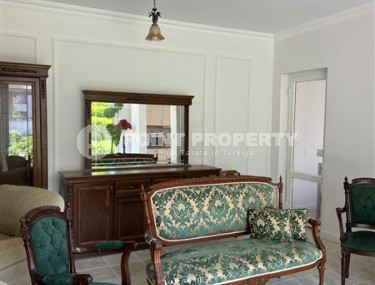 Трехэтажная вилла-близнец с великолепным садом в Кестеле!-id-8270-фото-4