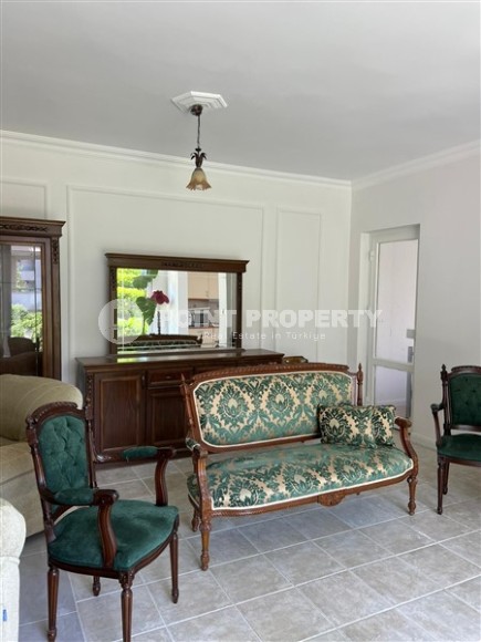 Трехэтажная вилла-близнец с великолепным садом в Кестеле!-id-8270-фото-4