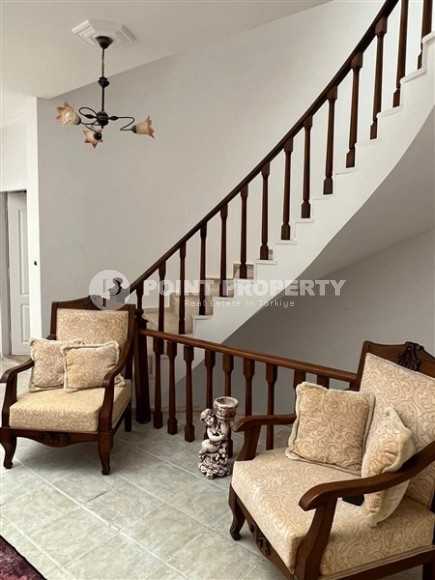 Трехэтажная вилла-близнец с великолепным садом в Кестеле!-id-8270-фото-5