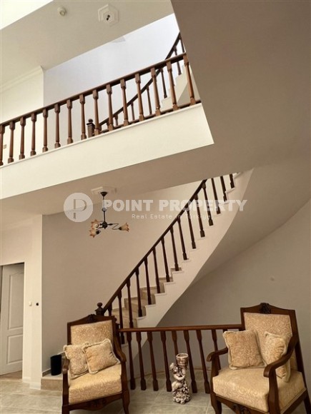 Трехэтажная вилла-близнец с великолепным садом в Кестеле!-id-8270-фото-6